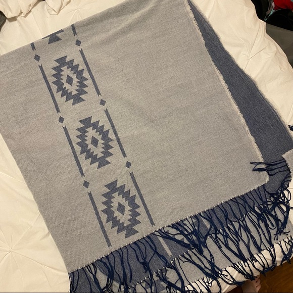 Reversible pancho - Picture 6 of 6